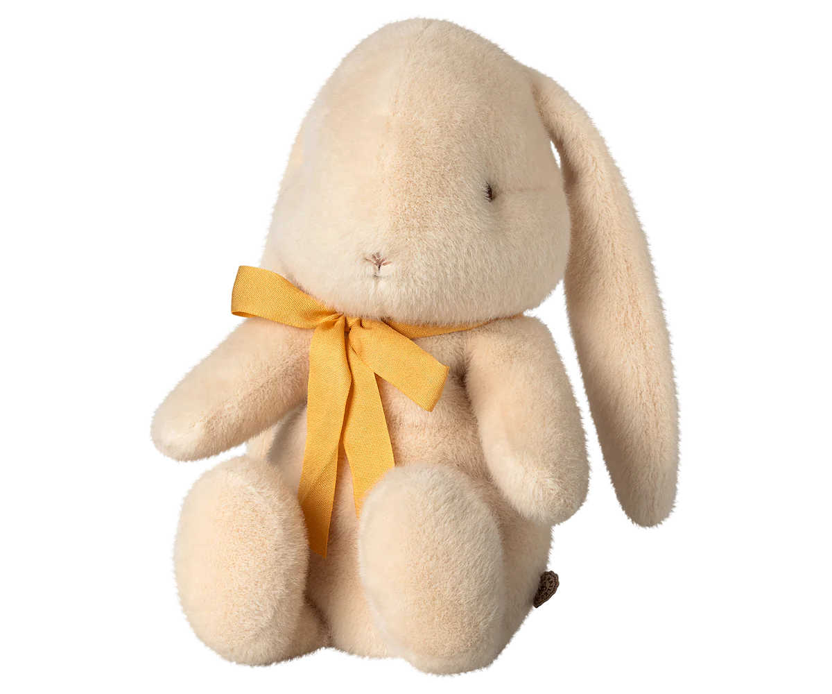 Plush Bunny, Medium Cream