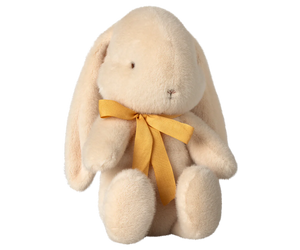 Plush Bunny, Medium Cream